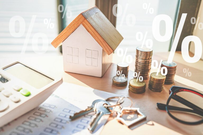 chiavi di casa sovrapposte a case diverse