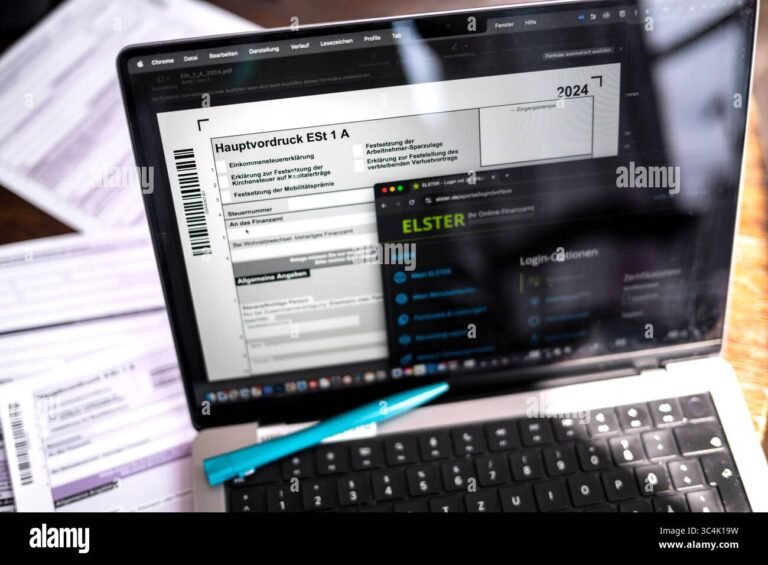 Come posso controllare la mia situazione fiscale su Agenzia delle Entrate 40 computer con schermata del sito fiscale aperta