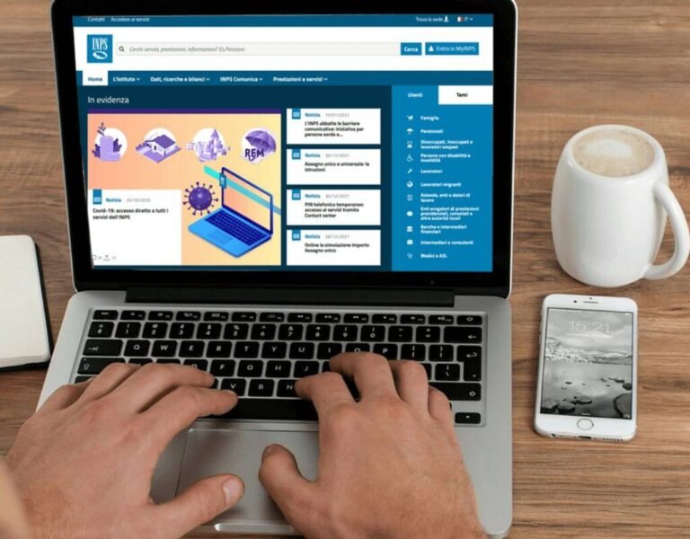 Come Consultare e Scaricare l’Estratto Conto Previdenziale INPS Online 12 computer con schermo inps e estratto conto