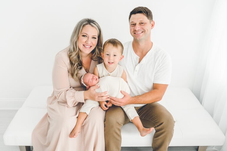 Quanti Giorni Di Congedo Parentale Spetta Ai Genitori In Italia 43 famiglia felice con neonato e calendario