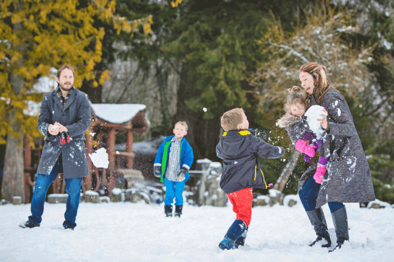 persone che lavorano allaperto in inverno