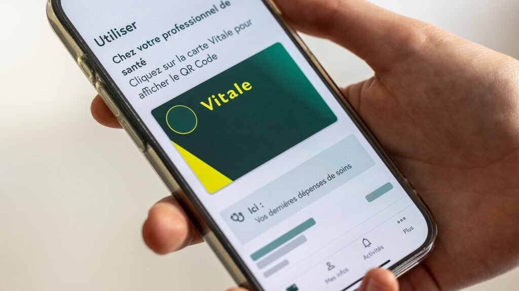 smartphone con app della carta nazionale dei servizi
