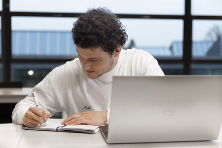 Come Scrivere Una Conclusione Efficace Per La Tesi Di Laurea