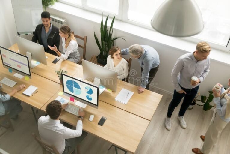 Come funziona il servizio Team per la gestione della busta paga 36 team aziendale che lavora su computer condiviso