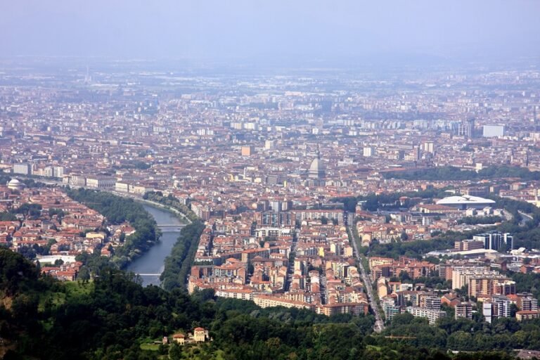 vista panoramica di borgo vittoria torino
